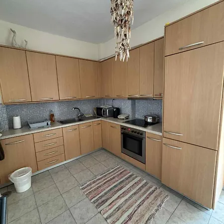 Dina Apartman Dioniszíu-part