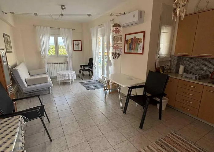 Dina Paralia Dionisiou